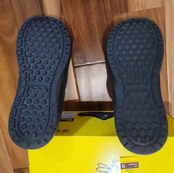 NWT Clogs - Picture 7 of 7